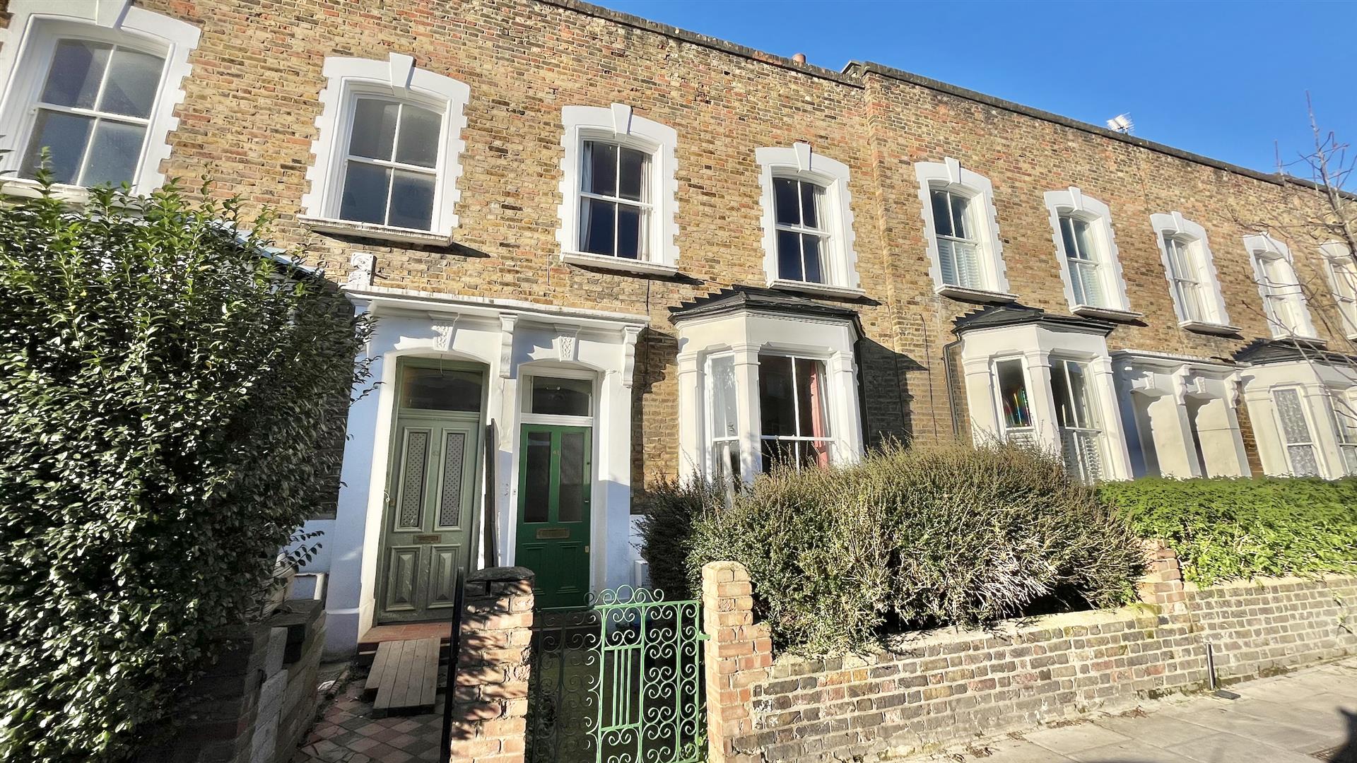 View full details for Defoe Road, N16