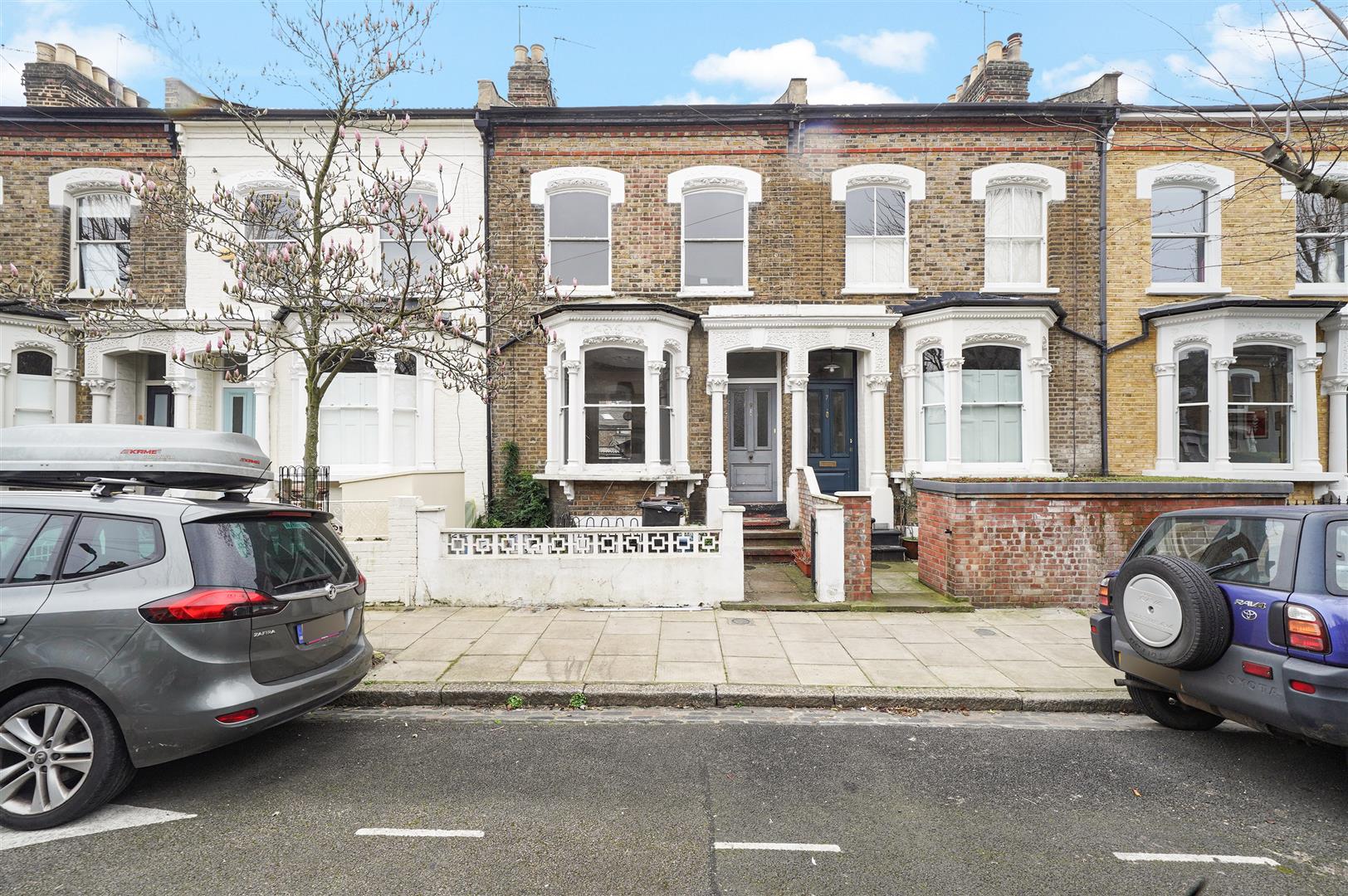 View full details for Chesholm Road, N16