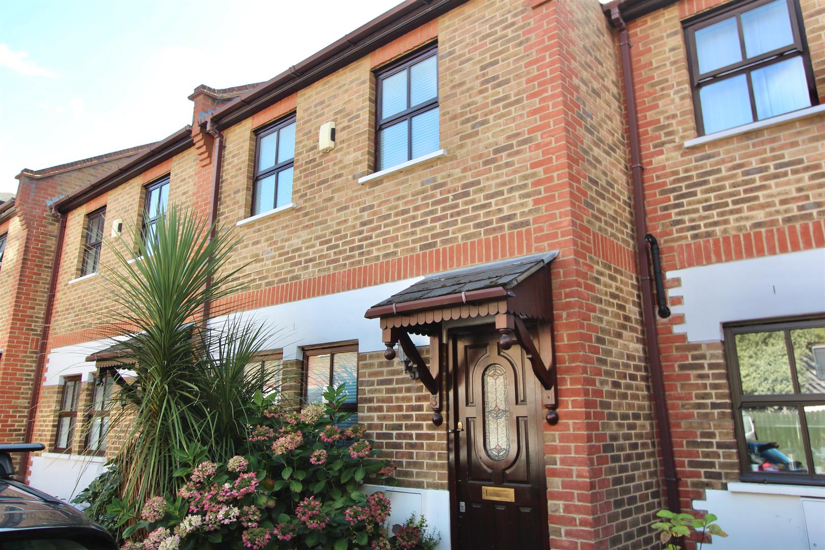 View full details for Pegasus Close, N16