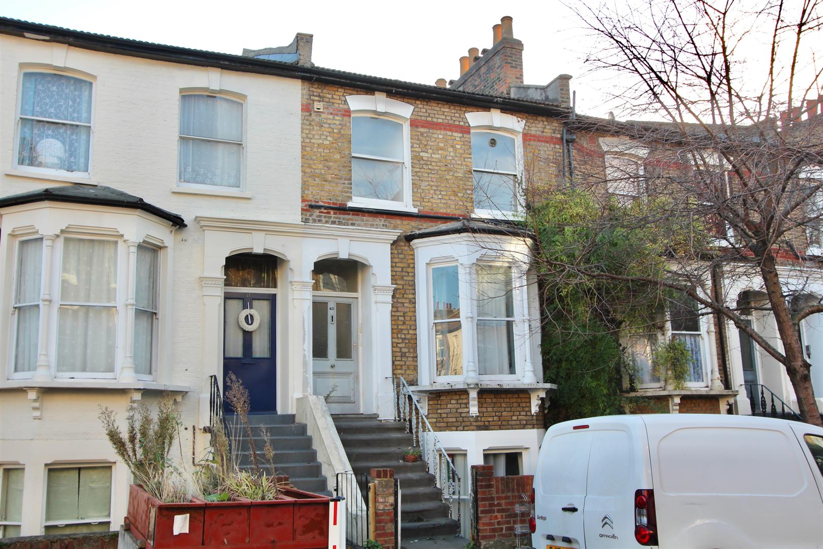View full details for Alvington Crescent, E8