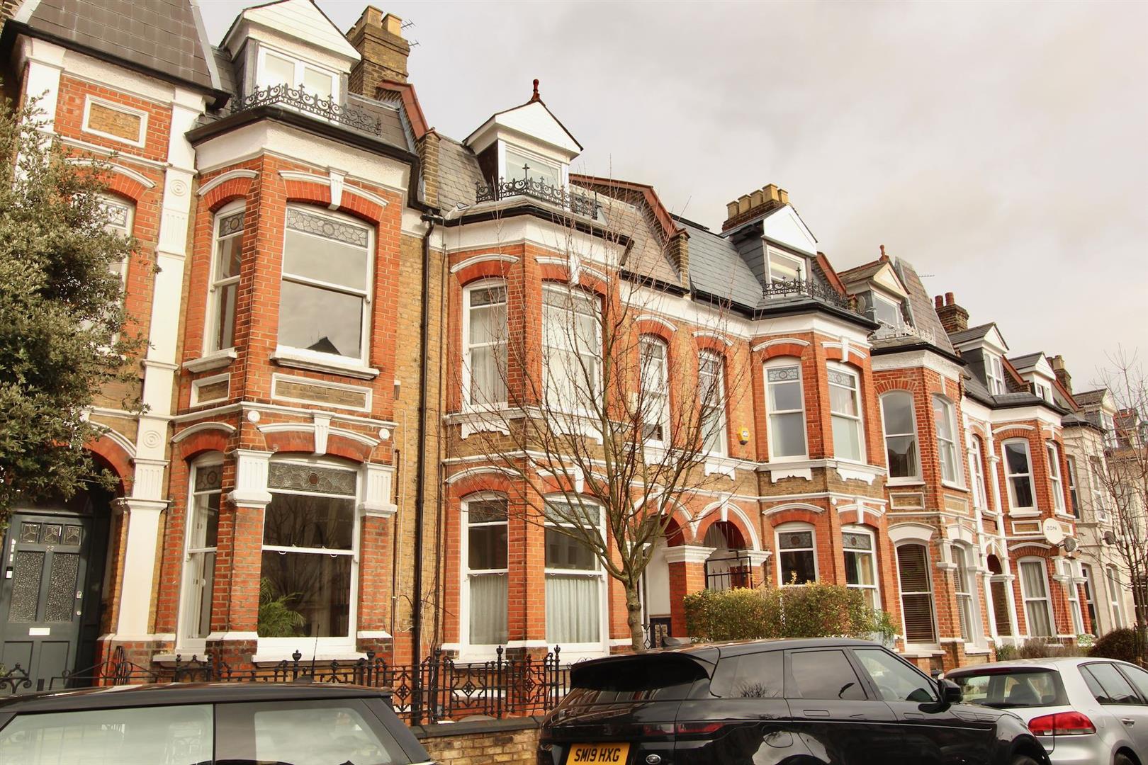 View full details for Clissold Crescent, N16