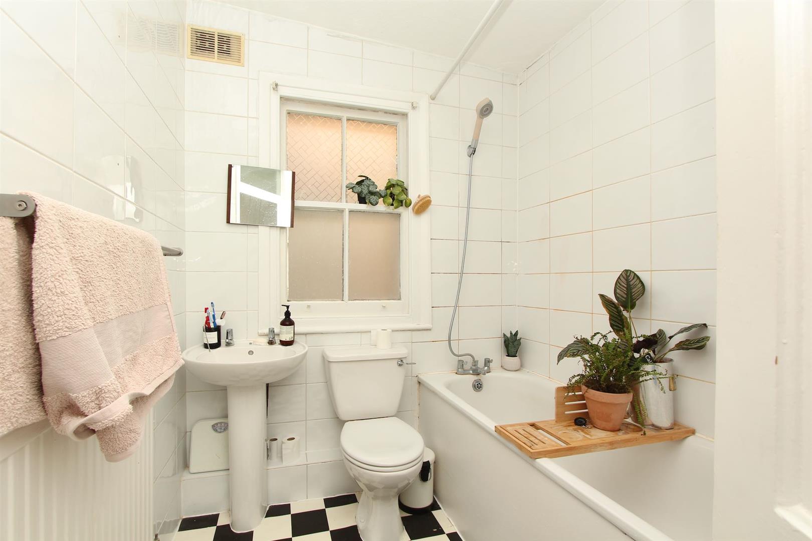 Image for Clissold Crescent, N16