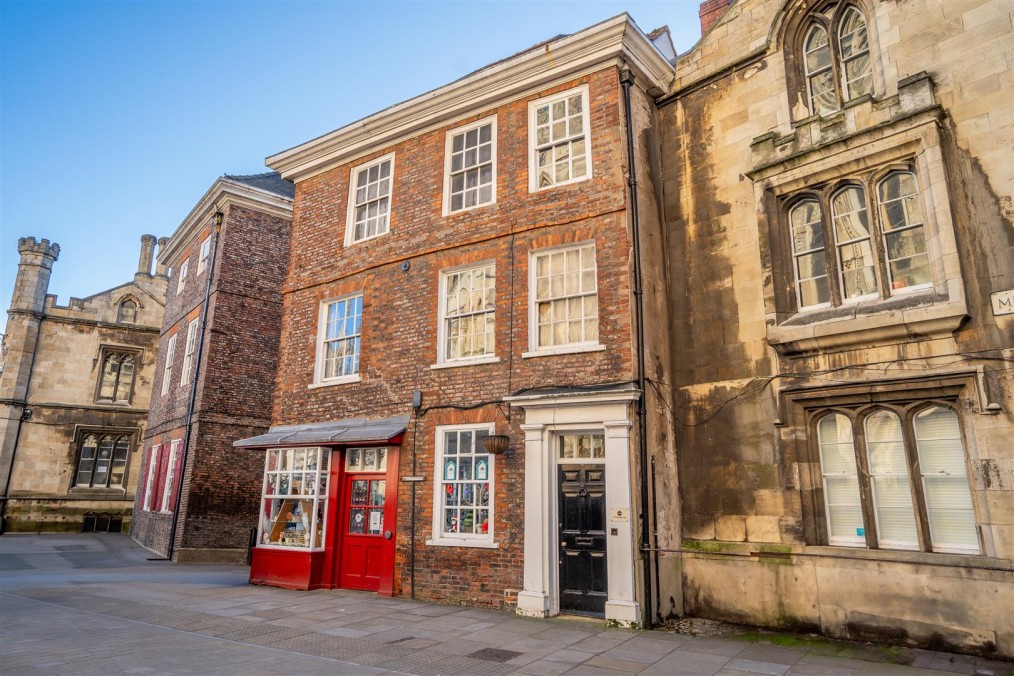 Minster Yard, York
