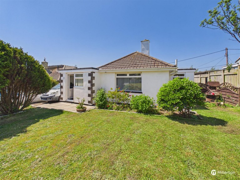 Dracaena Avenue, Hayle