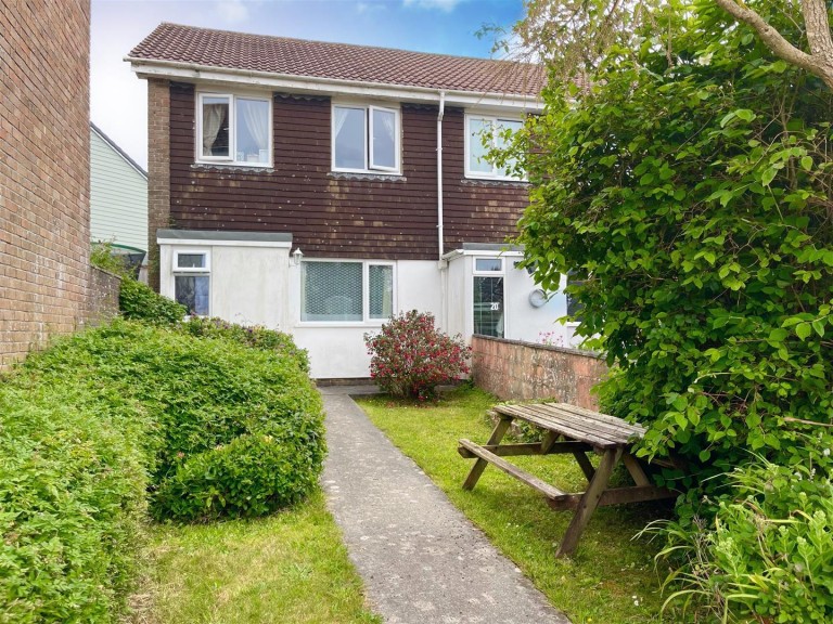 Treberran Gardens, Tolvaddon, Camborne