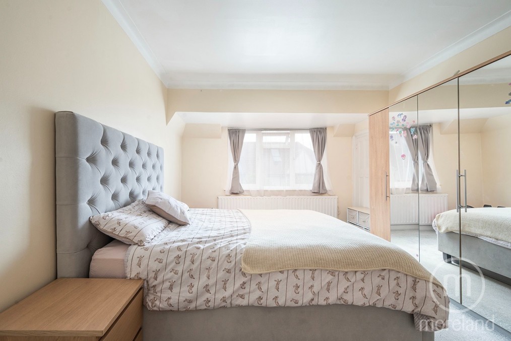 Clifton Gardens, Temple Fortune, NW11