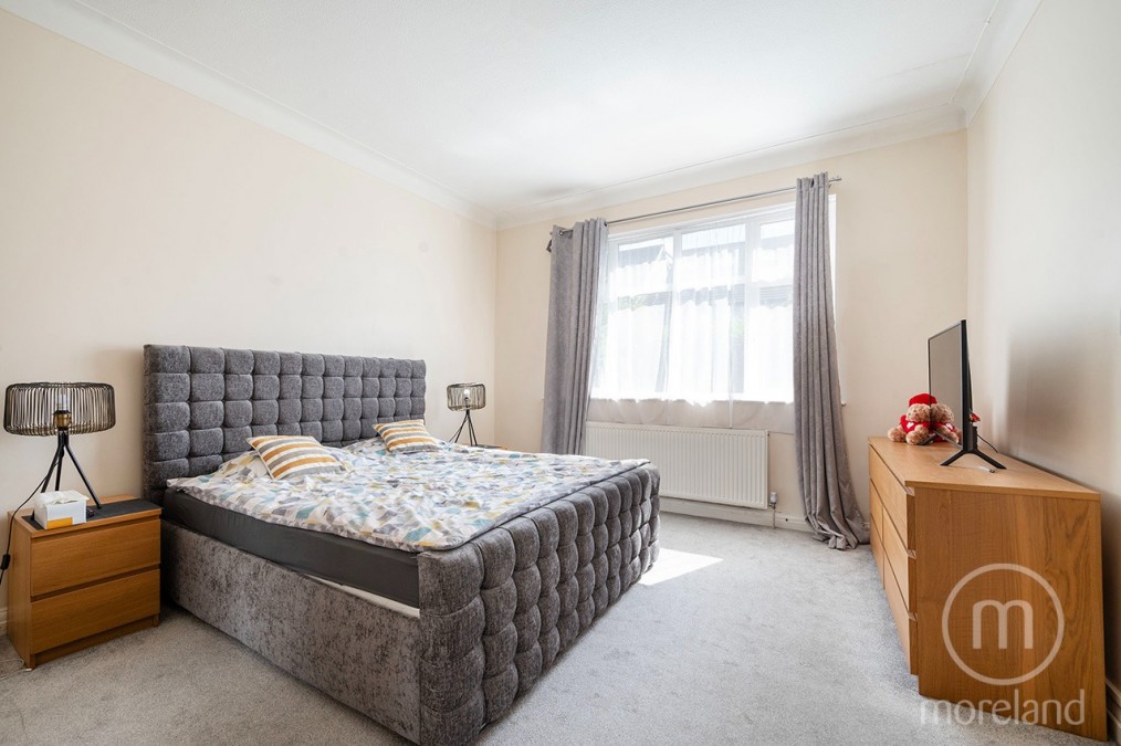 Clifton Gardens, Temple Fortune, NW11