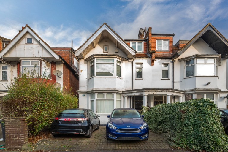 North End Road, Golders Green NW11
