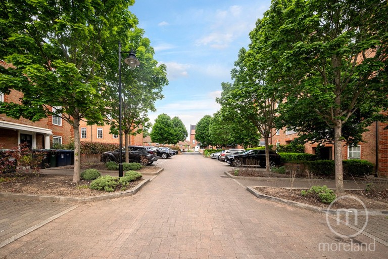Ashridge Close, Finchley N3