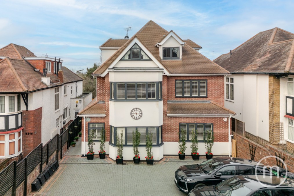 Finchley Road, Golders Green, NW11