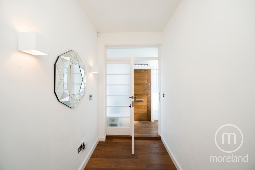 Ravenscroft Avenue, Temple Fortune, NW11