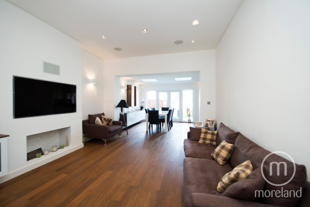 Ravenscroft Avenue, Temple Fortune, NW11