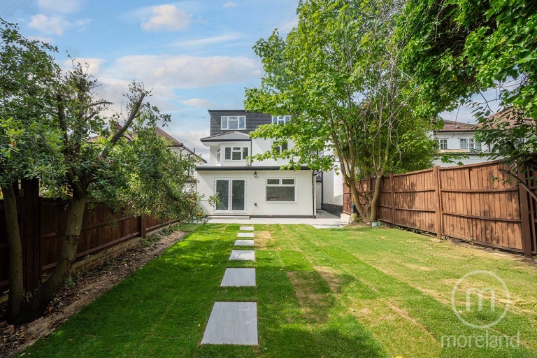 Cheyne Walk, Hendon, NW4