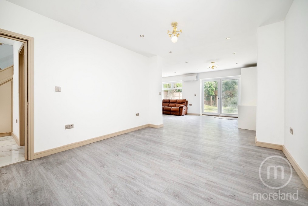 Cheyne Walk, Hendon, NW4