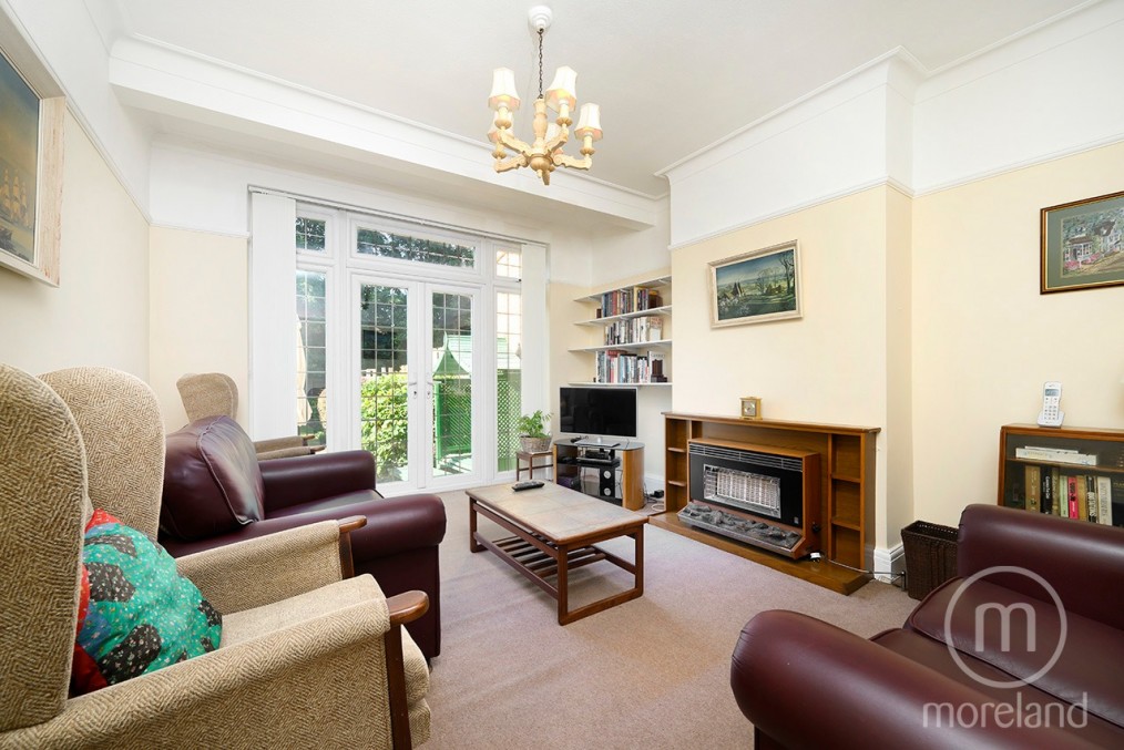 Houndsden Road, Winchmore Hill, N21