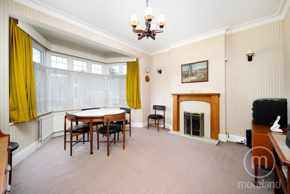 Houndsden Road, Winchmore Hill, N21