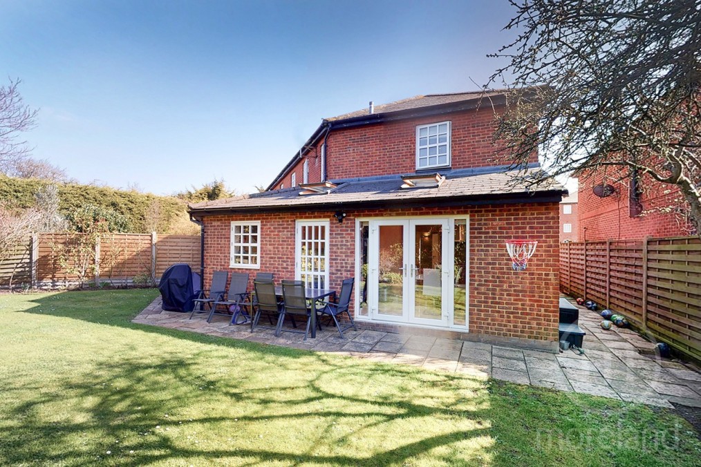 Elsinore Gardens, London, NW2