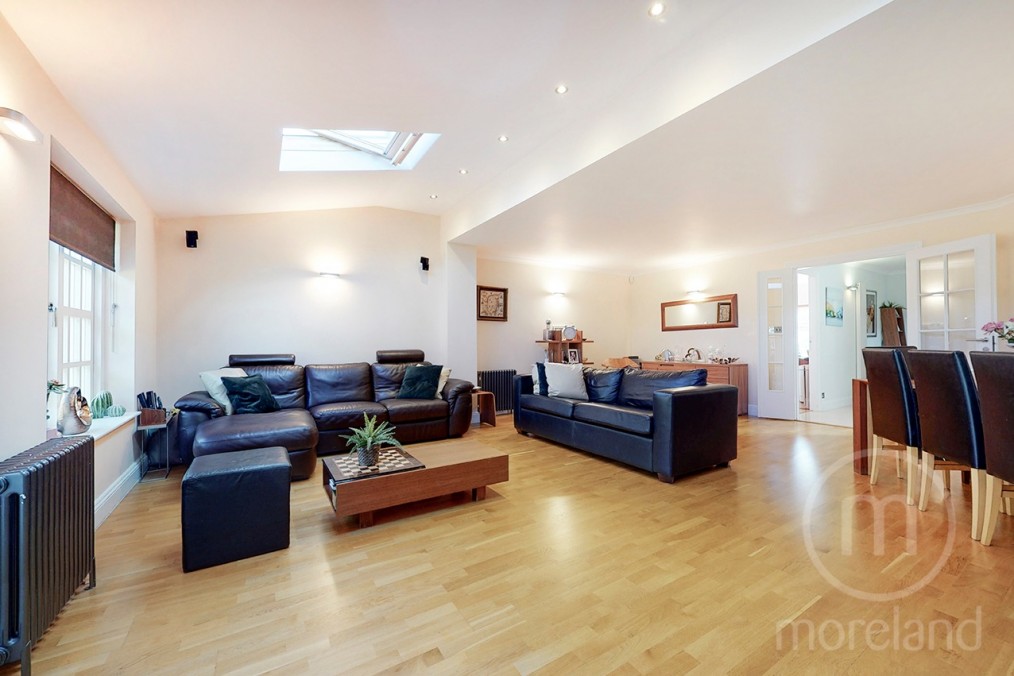 Elsinore Gardens, London, NW2