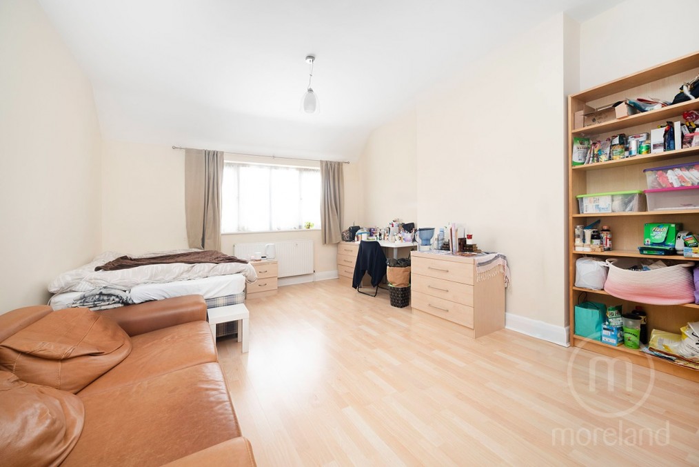 Golders Green Crescent, Golders Green, NW11