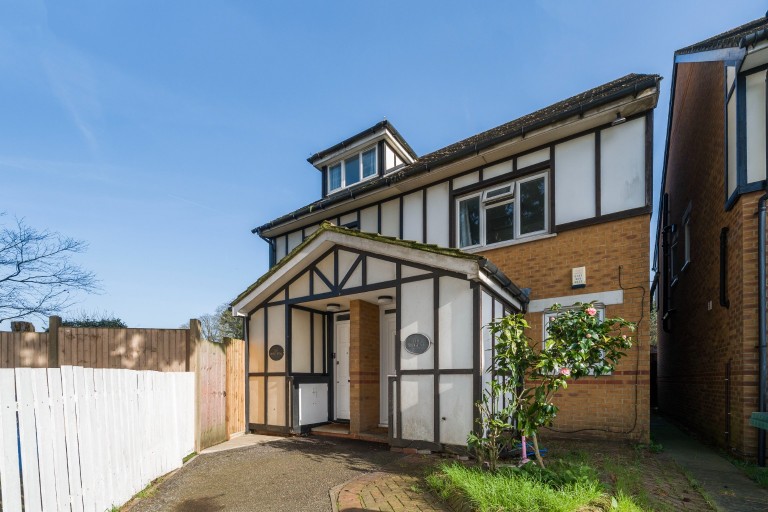 Heton Gardens, Hendon NW4