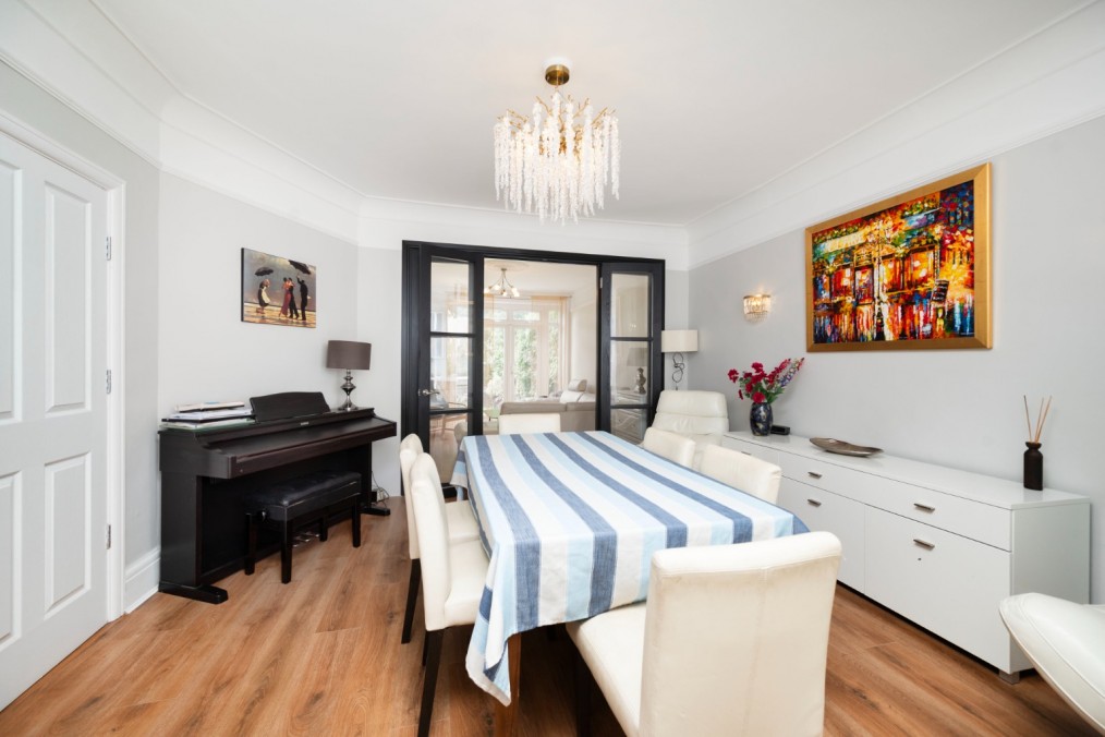 Powis Gardens, Golders Green, NW11