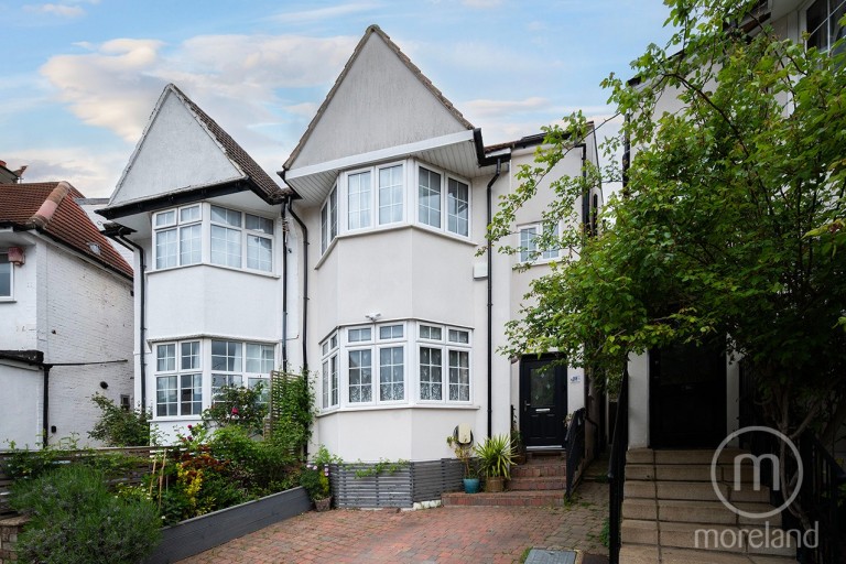 Clifton Gardens, Temple Fortune NW11