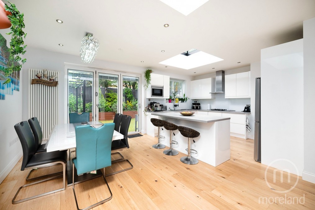 Clifton Gardens, Temple Fortune NW11
