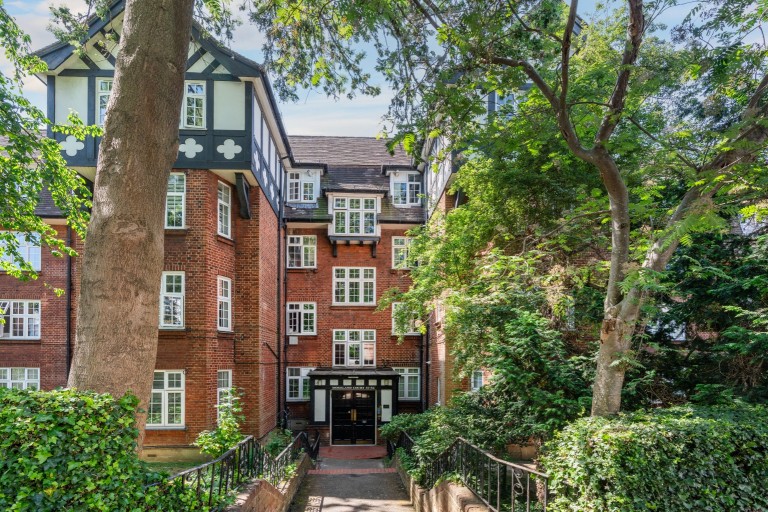 Moreland Court, Finchley Road, Childs Hill, NW2