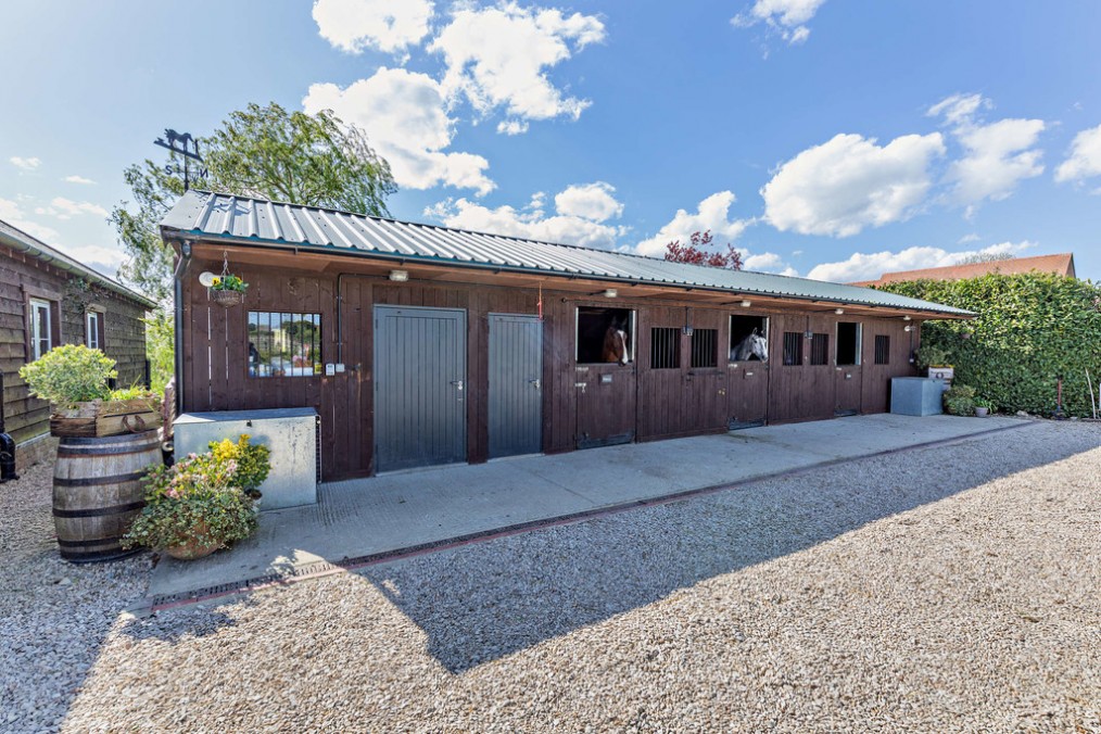 The Old Stable Yard, Great Milton