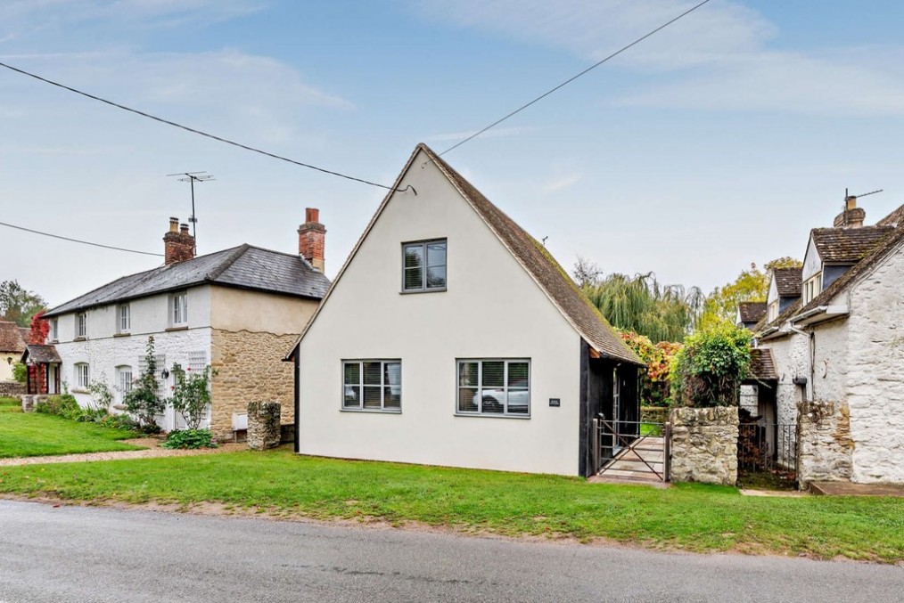 Lower End, Great Milton