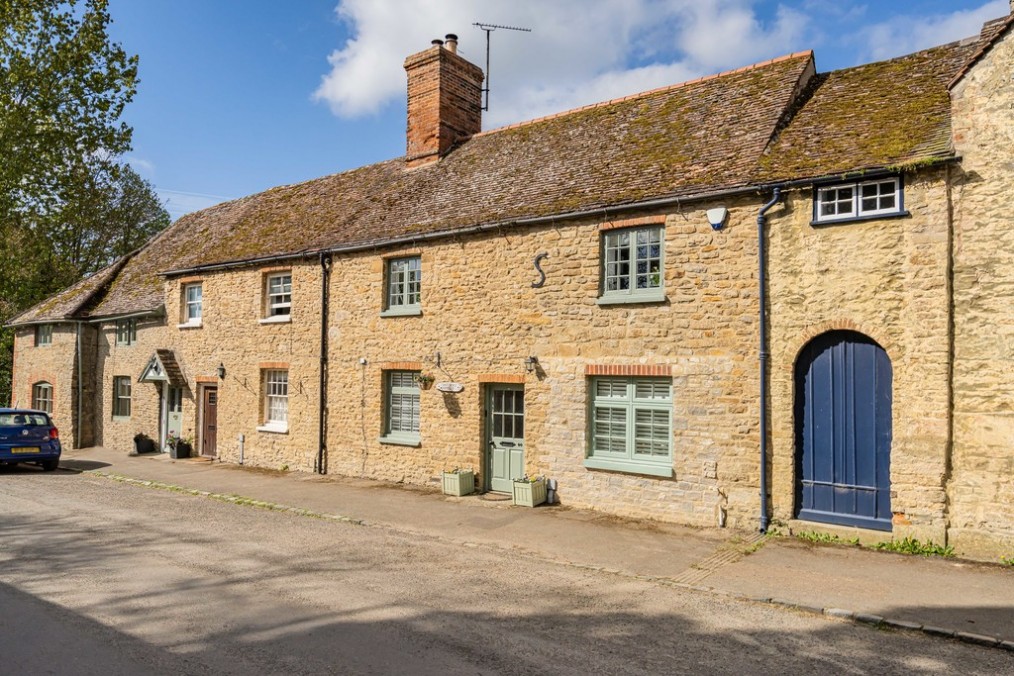 Thame Road, Great Haseley