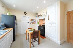 Broadway, Llandrindod Wells