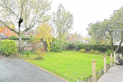 Broadway, Llandrindod Wells