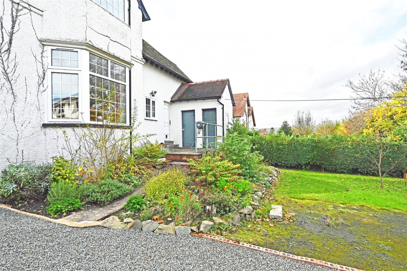 Broadway, Llandrindod Wells