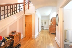 Broadway, Llandrindod Wells