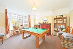 Broadway, Llandrindod Wells