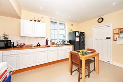 Broadway, Llandrindod Wells