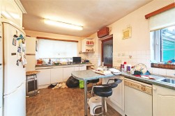 Broadway, Llandrindod Wells, Powys