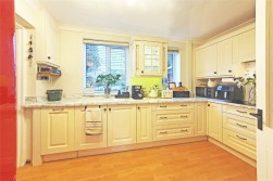 Howey, Llandrindod Wells