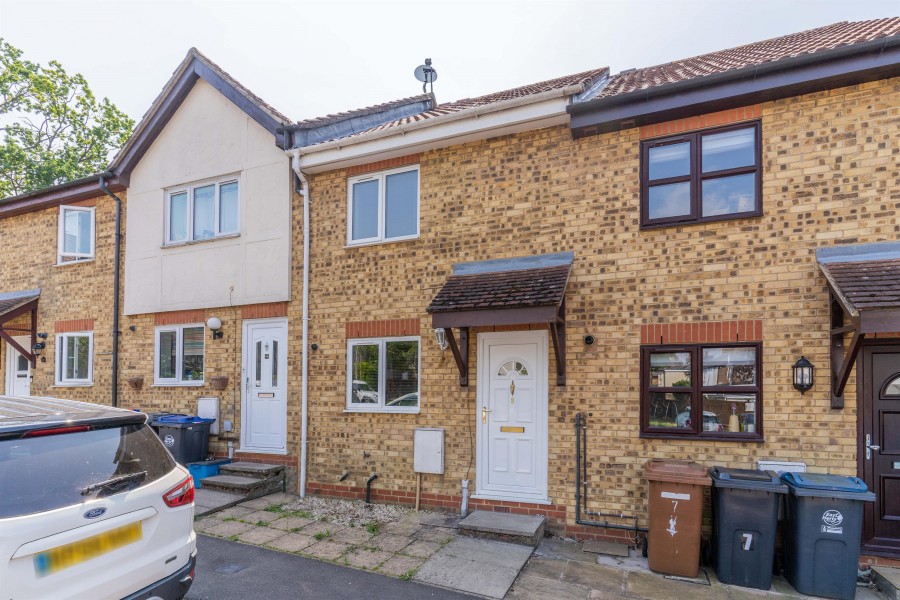 2 bedroom House for Letting Grange Road, Bishop's Stortford, Hertfordshire