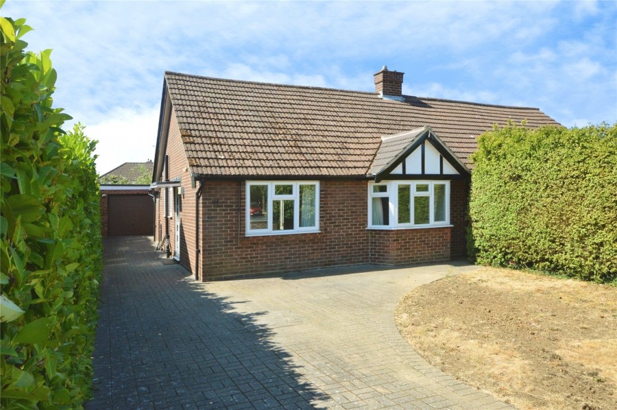 2 bedroom Bungalow for Sale Bishop's Stortford, Hertfordshire
