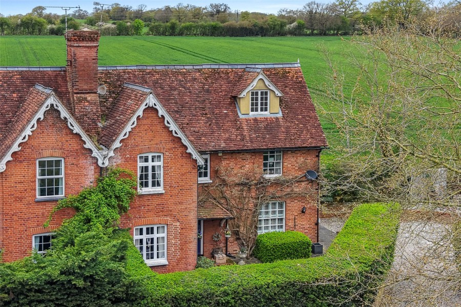 4 bedroom House for Sale Hertfordshire