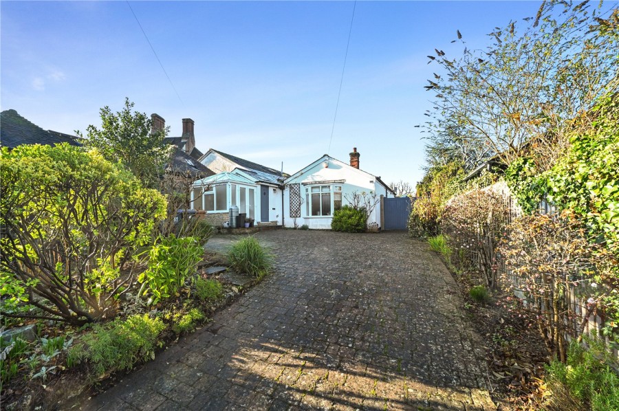 2 bedroom Bungalow for Sale Bishop's Stortford, Hertfordshire