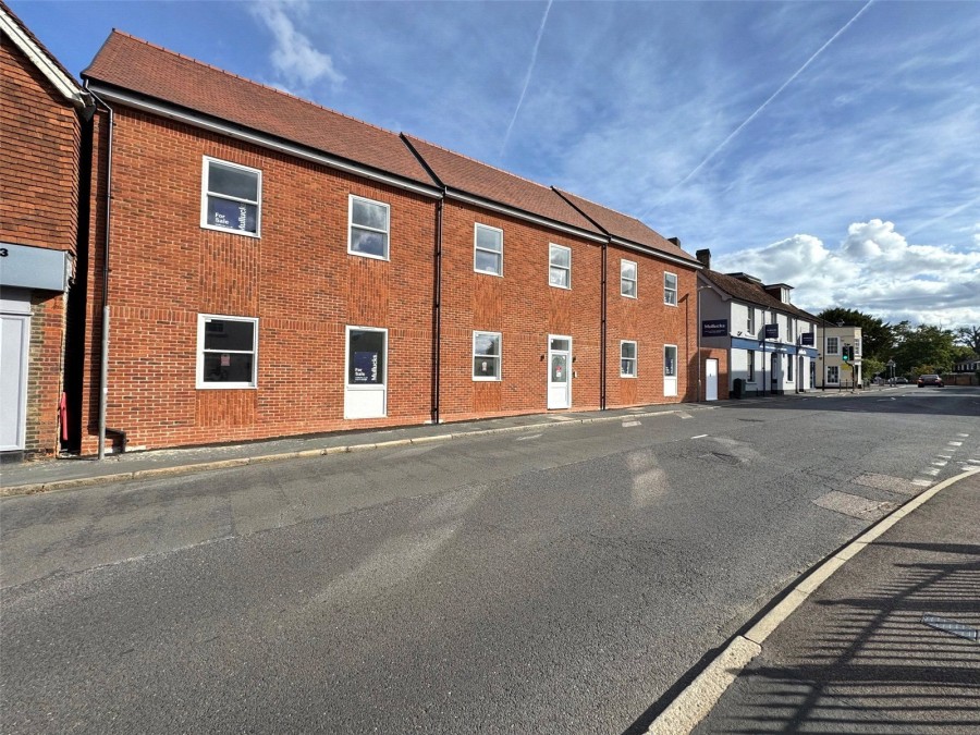 2 bedroom Flat for Letting Station Road, Harlow, Essex