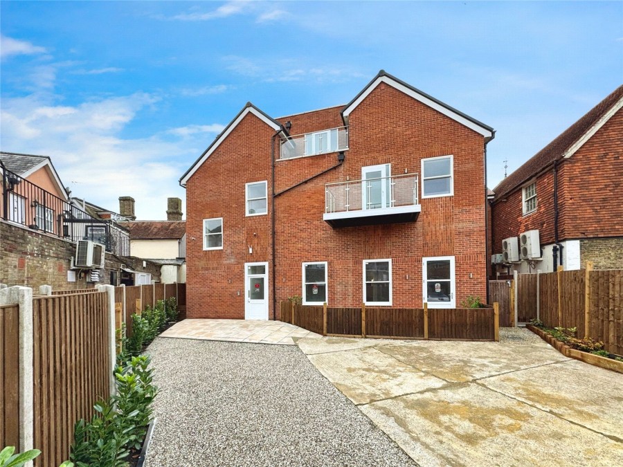 2 bedroom Flat for Letting Station Road, Harlow, Essex