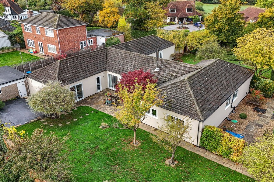 4 bedroom Bungalow for Sale Old Harlow, Essex
