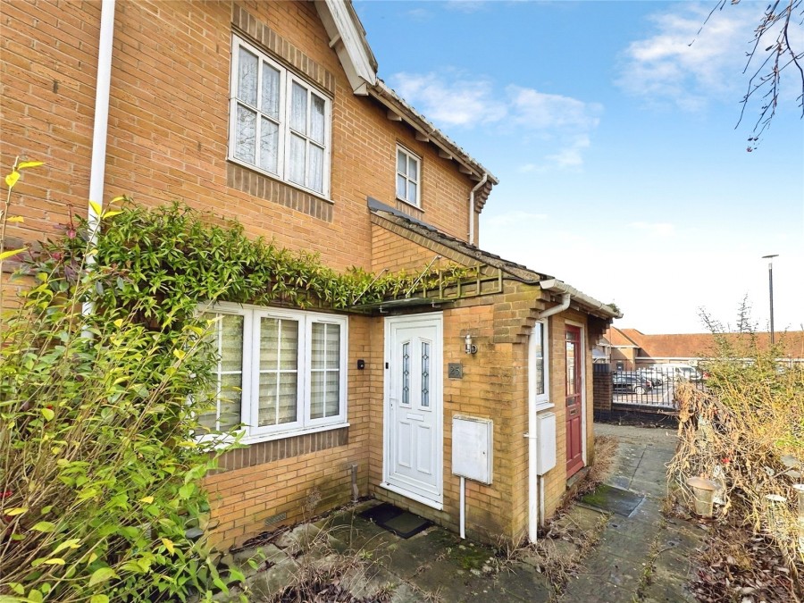 2 bedroom Flat for Sale Church Langley, Harlow, Essex