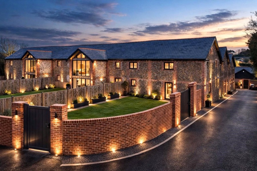 3 bedroom House for Sale Prices from £700,000 - £1,650,000