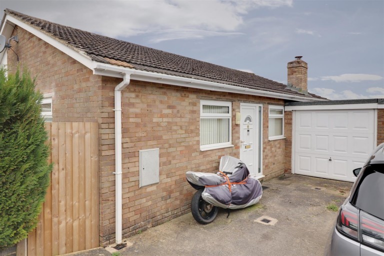 Reservoir Close, Stroud