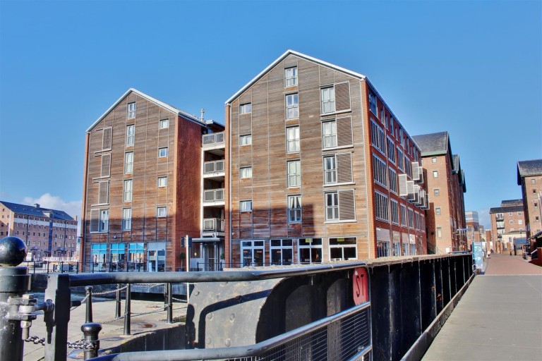 Merchants Quay, Gloucester Docks